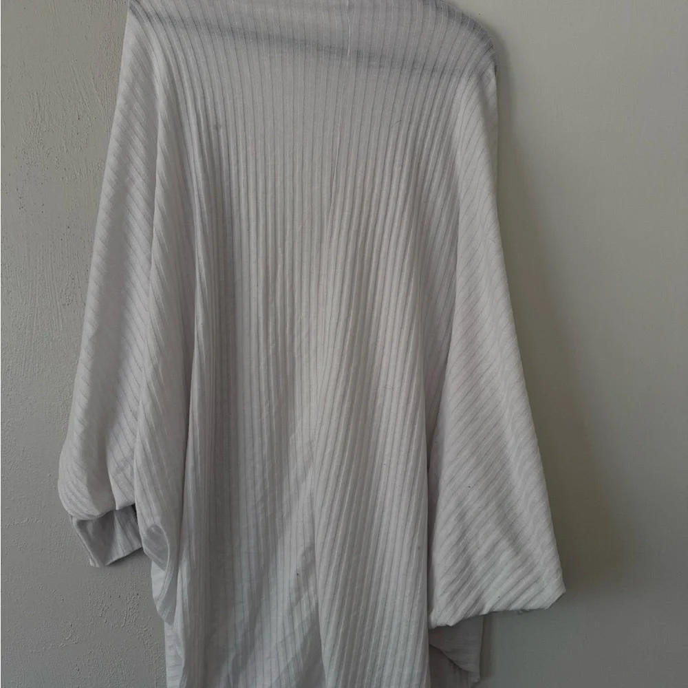 P'tula Cream Robe - Picture 2 of 2